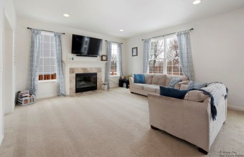 1550 Bristol Dr, Pingree Grove IL  60140-9038 exterior