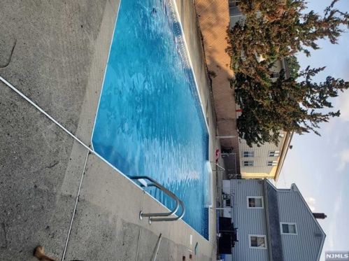 55 Barbara St, Bloomfield, NJ 07003-4001
