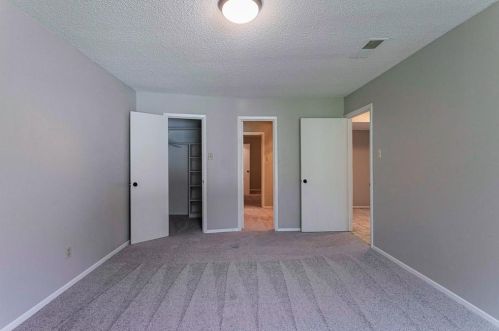 600 Blue Lk Dr, Fort Worth TX  76103-1108 exterior