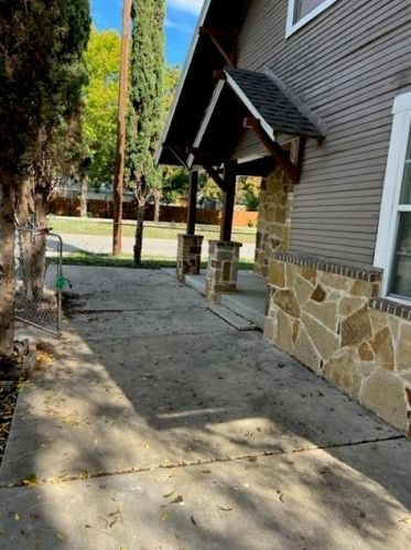 3501 Lipscomb St, Fort Worth TX  76110-5218 exterior