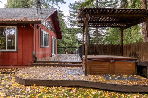 4813 Bear Canyon Rd, Willits, CA 95490-9706