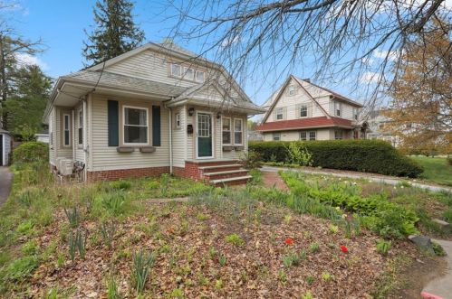90 Park Ave, Providence, RI 02905-3528