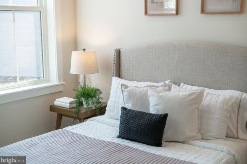 2302 Gordon St, Philadelphia PA 19132-4631 exterior