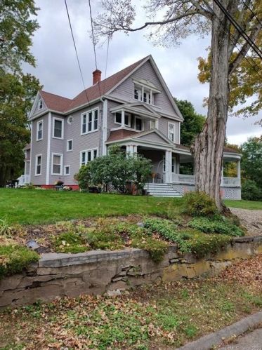 22 Seward St, Putnam, CT 06260-2314