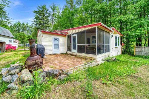 15 Moccasin Trl, Hillsboro, NH 03244-5034