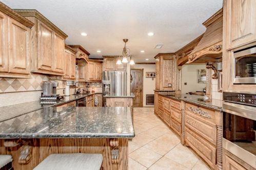 317 County Road 893a, Angleton TX 77515-9490 exterior