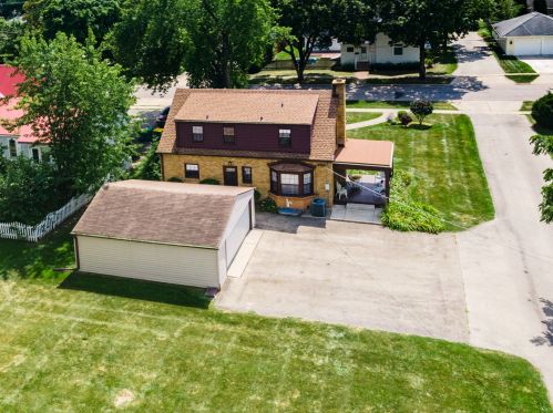 121 Home St, Sycamore IL  60178-2205 exterior