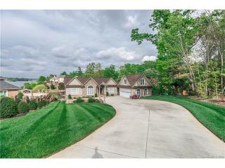52 River Pointe Dr, Hickory NC  28601-8818 exterior