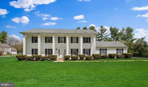 1280 Butterfield Rd, Lancaster, PA 17601-5306