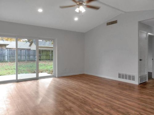 2028 Shenandoah Dr, Carrollton TX 75007-5434 exterior