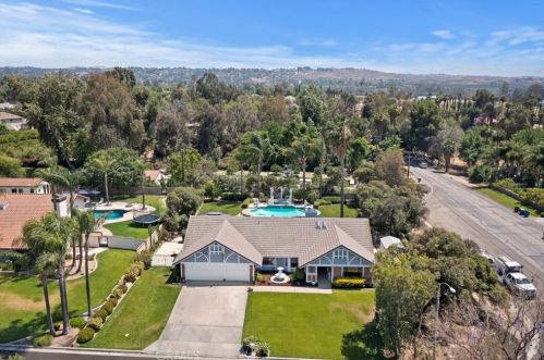 1678 Southport Dr, Riverside CA  92506-5449 exterior