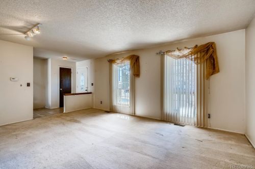 1595 Vaughn Cir, Aurora CO 80012-5316 exterior