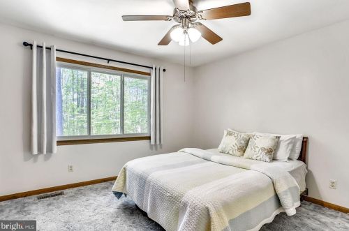 737 Sharpsburg Dr, Davidsonville MD 21035-1927 exterior