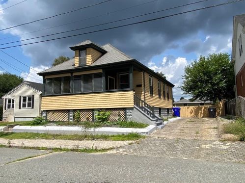 44 Volturno St, Providence, RI 02904-4913