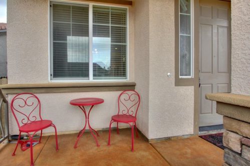 11055 Fiore Dr, Rancho Cordova, CA 95670-6945