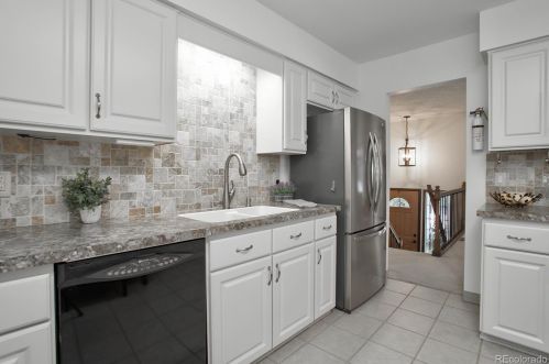 6917 Spruce Dr, Englewood CO 80112-1229 exterior