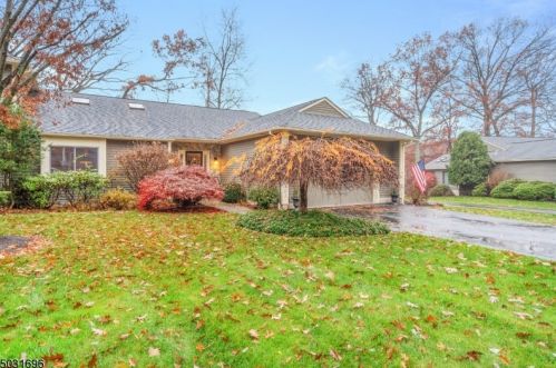 36 Hunters Cir, Lebanon, NJ 08833-4396