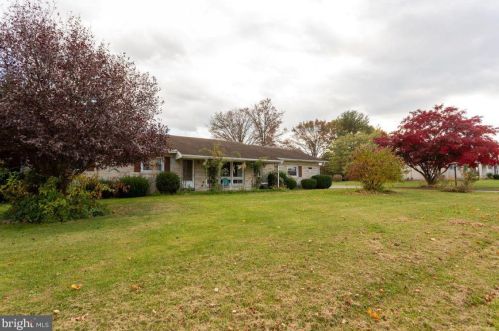 4248 Walters Hatchery Rd, York, PA 17408-8862