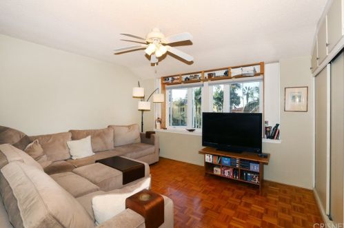 341 Cumberland Rd, Glendale CA  91202-1256 exterior