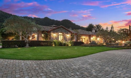 16025 Oak Glen Ave, Morgan Hill, CA 95037-9622