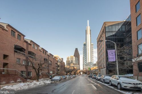 2111 Arch St, Philadelphia PA  19103-1622 exterior
