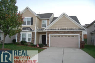 713 Spinning Wheel Pt, High Point NC  27265-3452 exterior