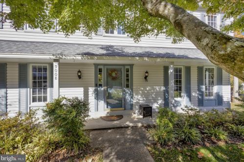 9008 Strattondale Ct, Springfield VA  22015-3659 exterior