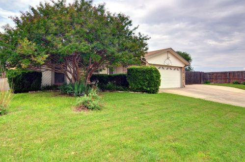 6245 Skylark Ln, Fort Worth TX  76148-3346 exterior
