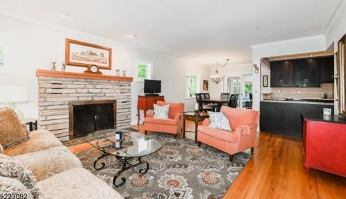 10 Indian Ter, Sparta, NJ 07871-1704
