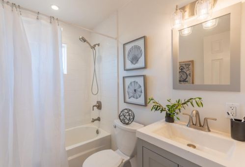 1732 Luxton St, Seaside CA  93955-3818 exterior