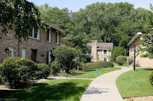 4554 Cedar Lake Rd, Minneapolis MN  55416-3755 exterior