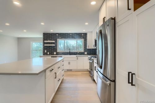 8168 Hinsdale Dr, Englewood CO 80112-1910 exterior