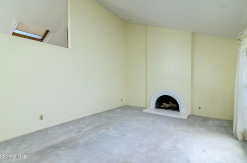 5642 Medeabrook Pl, Calabasas, CA 91301-1511