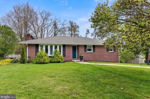 170 Ridgefield Dr, York, PA 17403-5028