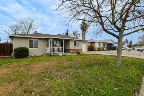971 Minaret Ave, Turlock, CA 95380-5521