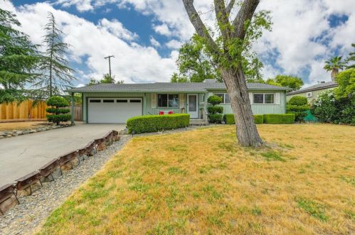 6521 Skylane Dr, Citrus Heights, CA 95621-1815
