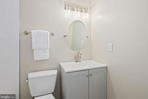 7391 Stream Way, Springfield VA  22152-3639 exterior