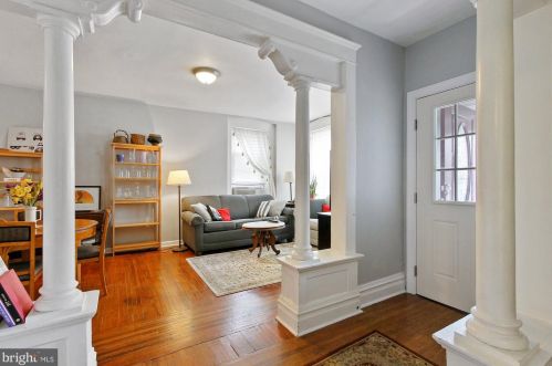 564 Broadway, Hanover PA 17331-2504 exterior