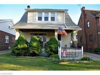 17307 Laverne Ave, Cleveland, OH 44135-1939