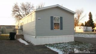 153 Cleveland Ave, Grand Forks ND  58201-7175 exterior