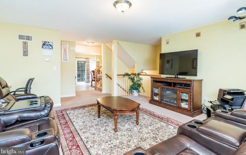 103 Mapleton Blvd, Harrisburg, PA 17112-3636