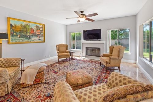 1597 Parkview Dr, Vista CA  92081-8750 exterior