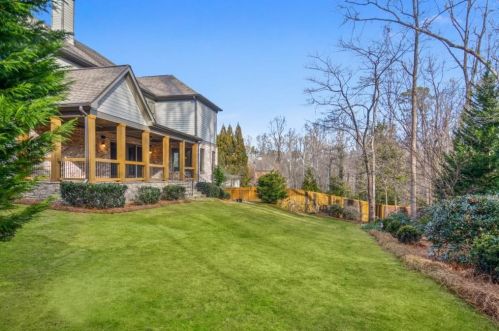 3896 Flowerland Dr, Atlanta GA  exterior