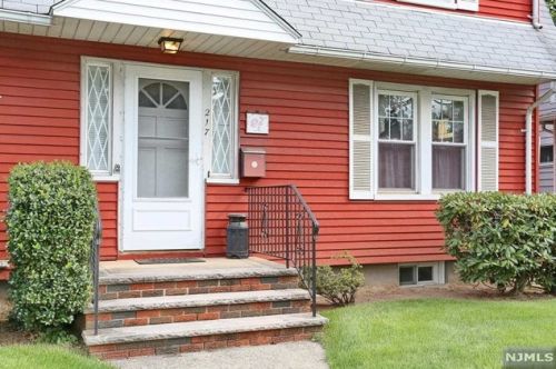 217 Monmouth Ave, N Milford, NJ 07646-2910