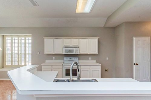 4621 Parkview Ln, Fort Worth TX  76137-5457 exterior