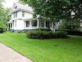 611 Chestnut St, Kewanee, IL 61443-1343