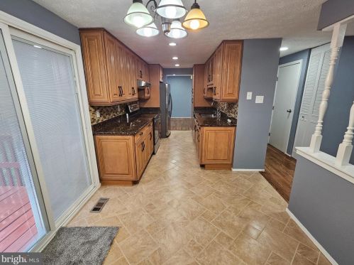 8619 Hayshed Ln, Columbia MD  21045-2604 exterior
