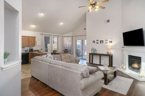 5904 Ozark Dr, Fort Worth TX  76131-4003 exterior