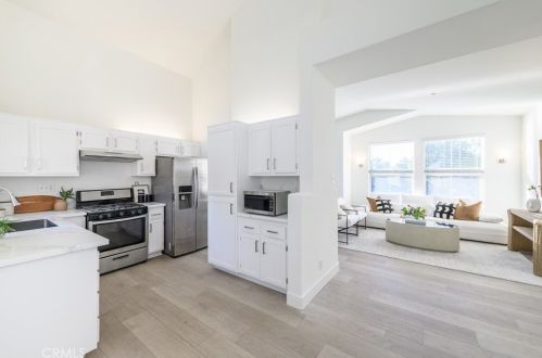 1407 Elmhurst, Irvine CA  92618-4023 exterior