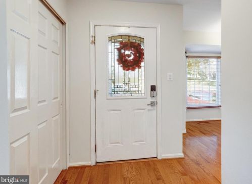 3301 Weymouth Ct, Woodbridge, VA 22192-1083